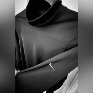 Nike Pullover Dri-fit Long-Sleeve Mock Turtleneck w/hand covers - like new!